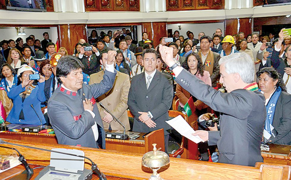 DEMOCRACIA. El expresidente Evo Morales durante su último juramento el 22 de enero de 2015. Gobernó 14 años.