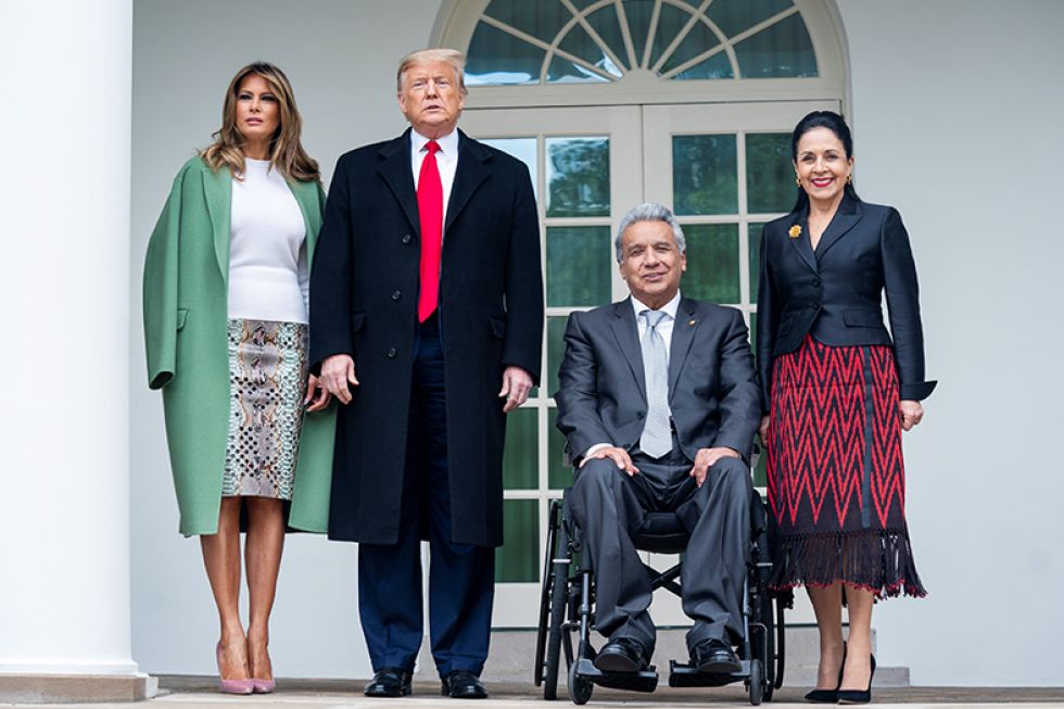 VISITA. Donald Trump da la bienvenida al presidente ecuatoriano Lenin Moreno en la Casa Blanca.