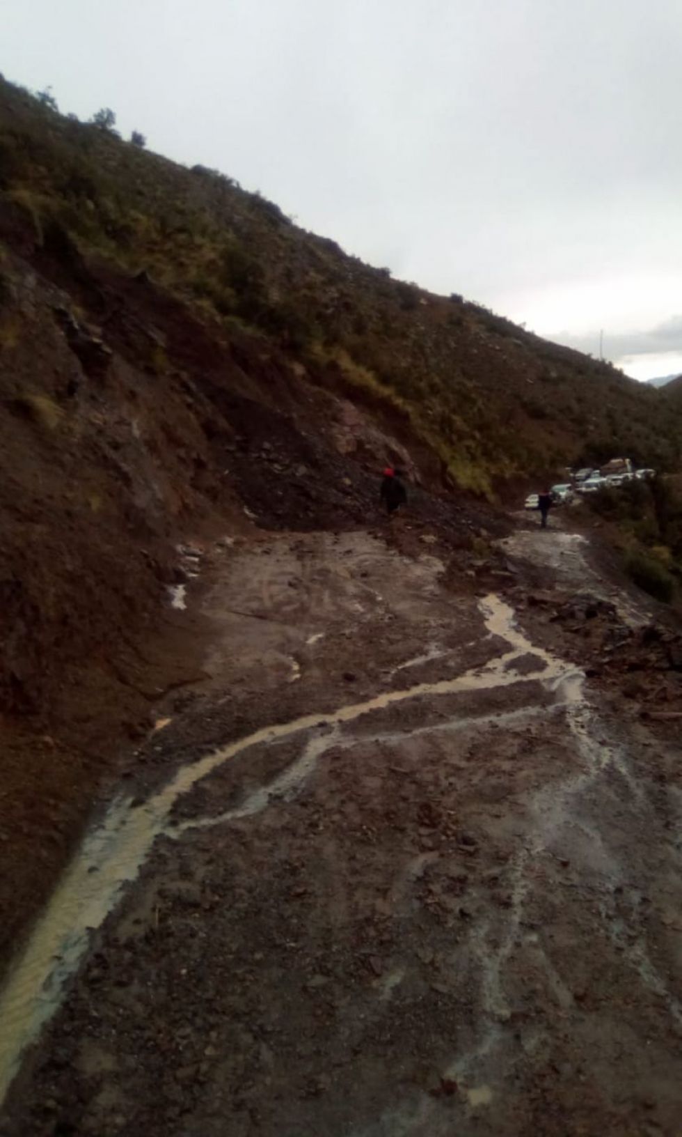La tormenta registrada este miércoles afectó el camino en la zona de Huari Huari Central.