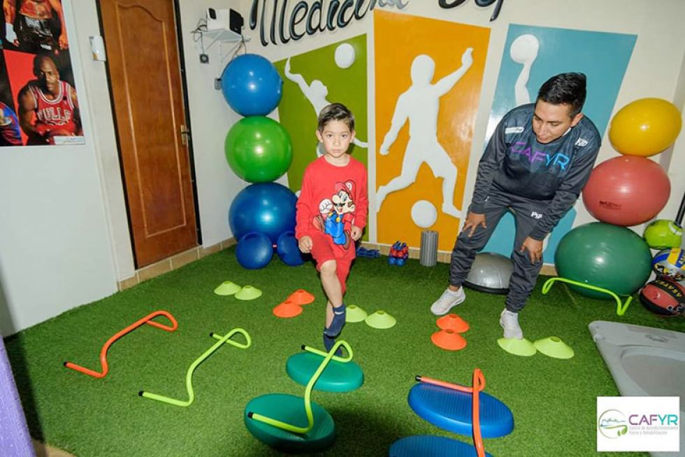 El personal de Cafyr y el trabajo que realiza con deportistas, niños y adultos mayores.