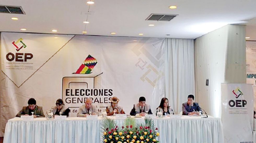 PROCESO. Los vocales del Tribunal Supremo Electoral que administraron las elecciones de 2019.