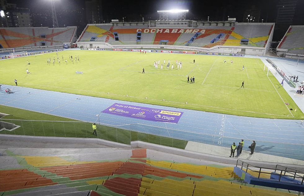 Anoche se disputó el primer partido sin público en Bolivia; fue en el encuentro en Cochabamba, entre Aurora y The Strongest.