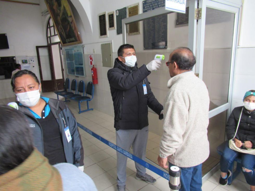 Uno de los controles que dispuso la administración del hospital Sánta Bárbara, donde funcionará el laboratorio de diagnóstico de covid-19.