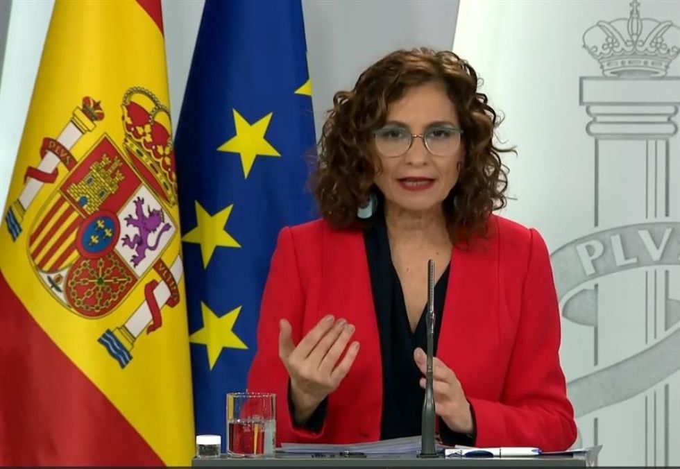 La ministra portavoz y responsable de Hacienda de España, María Jesús Montero, en rueda se prensa este domingo.