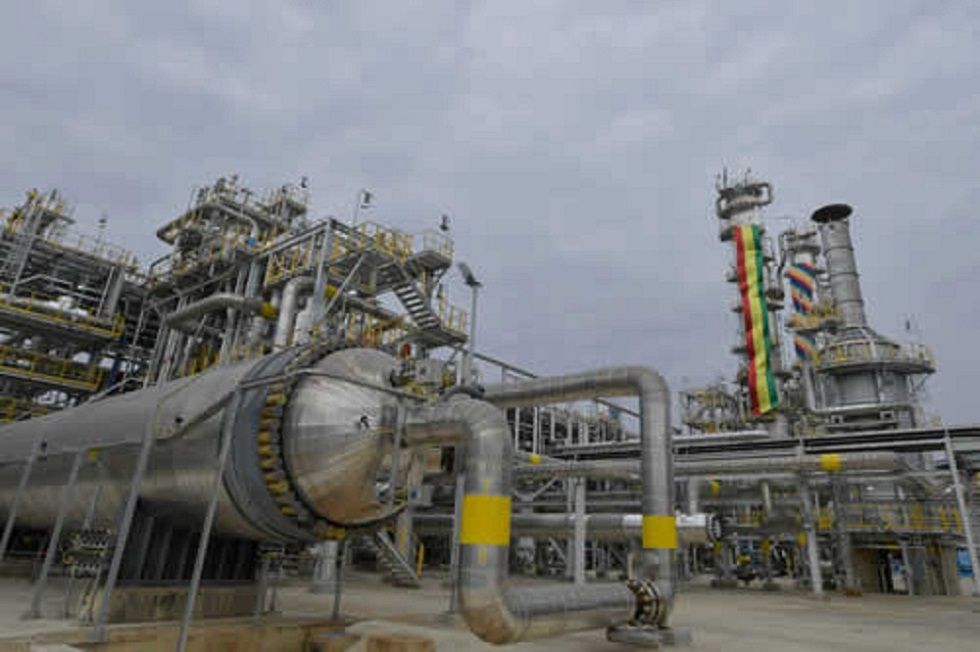 Yacimientos Petrolíferos Fiscales Bolivianos también garantizó el abastecimiento de combustibles.