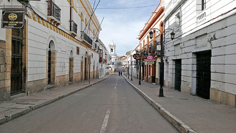 SUCRE. En cuarentena las calles de la capital permanecen vacías, donde solo se escucha el sonido del viento o de la lluvia.