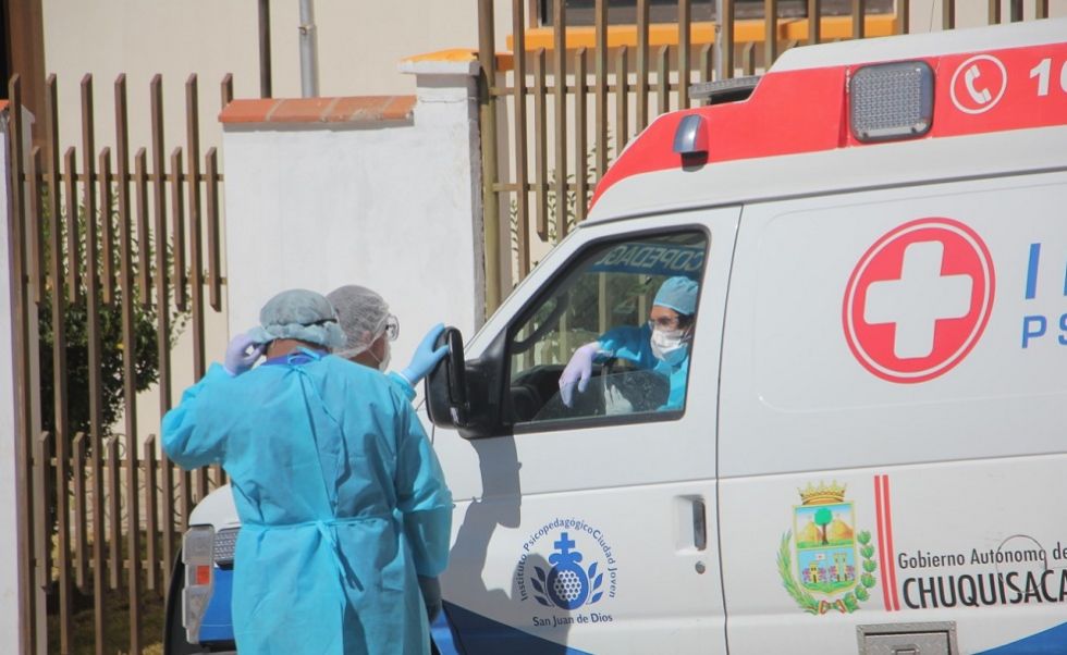 El personal de salud que colabora en la atención de los pacientes en la Villa Bolivariana.