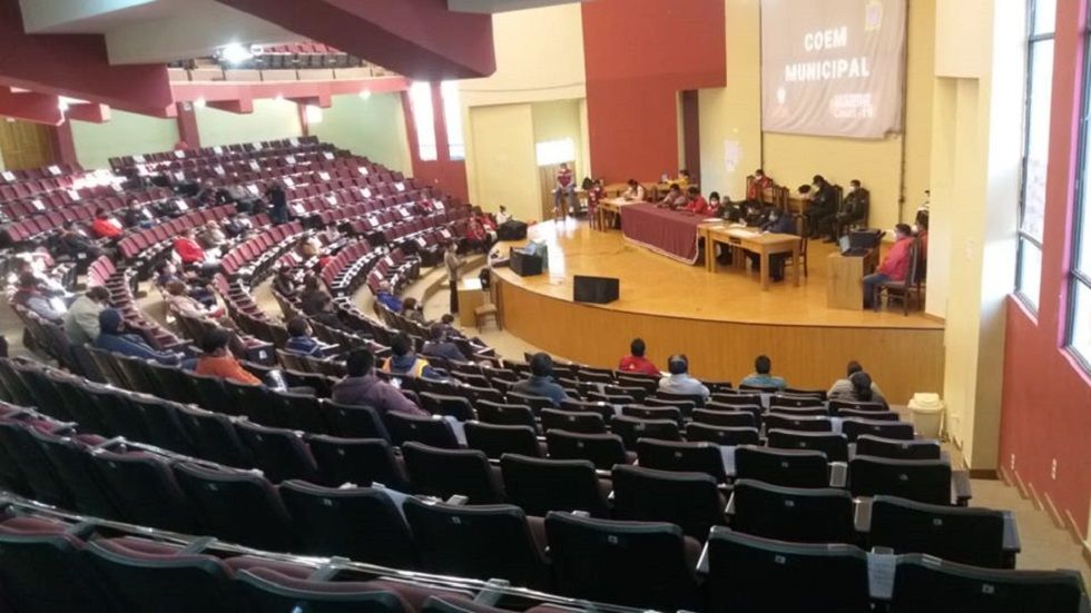 La reunión del Comité de Operaciones de Emergencia Municipal de Sucre, en la Villa Bolivariana.