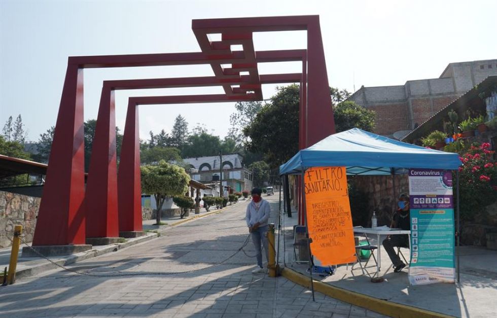 Los municipios del sureño estado mexicano de Oaxaca elevaron sus medidas de control sanitario.