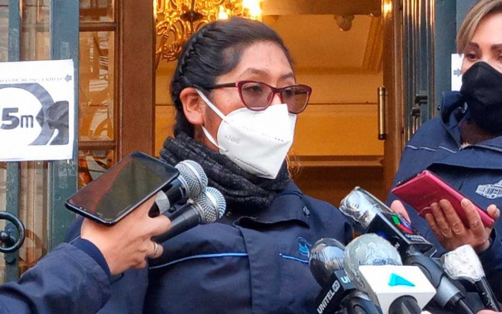 La presidenta del Senado, Eva Copa, se mantiene en aislamiento tras haberse contagiado con covid-19.