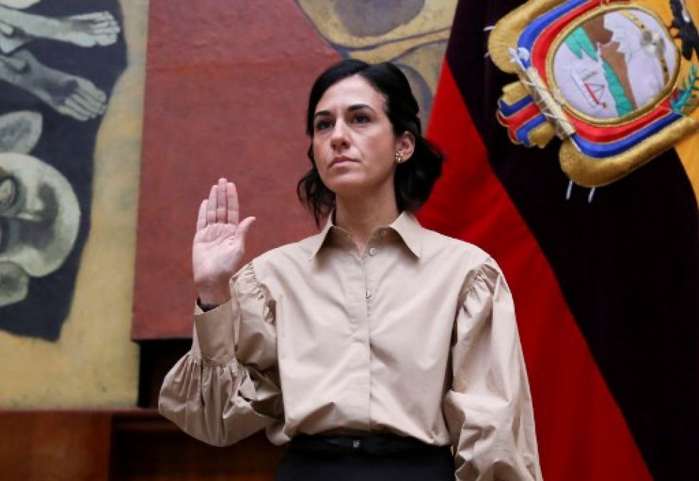 La nueva vicepresidenta de Ecuador, María Alejandra Muñoz, que juró durante su inauguración en la Asamblea Nacional en Quito.