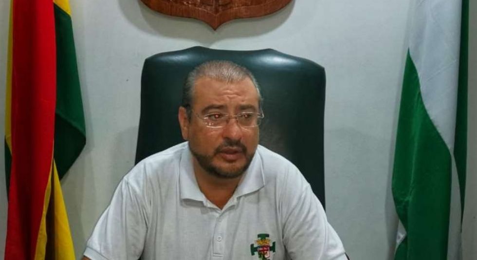 el presidente del Comité Cívico Pro Santa Cruz, Rómulo Calvo, en una conferencia de prensa.