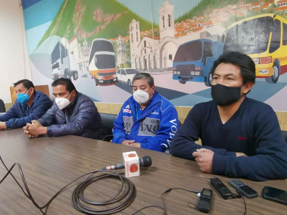 Los dirigentes del transporte pesado ofrecieron este jueves una conferencia de prensa.