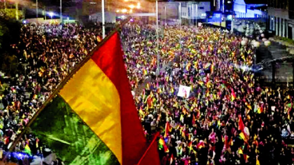Entre octubre y noviembre de 2019, movilizaciones ciudadanas derivaron en la renuncia de Evo Morales a la presidencia.