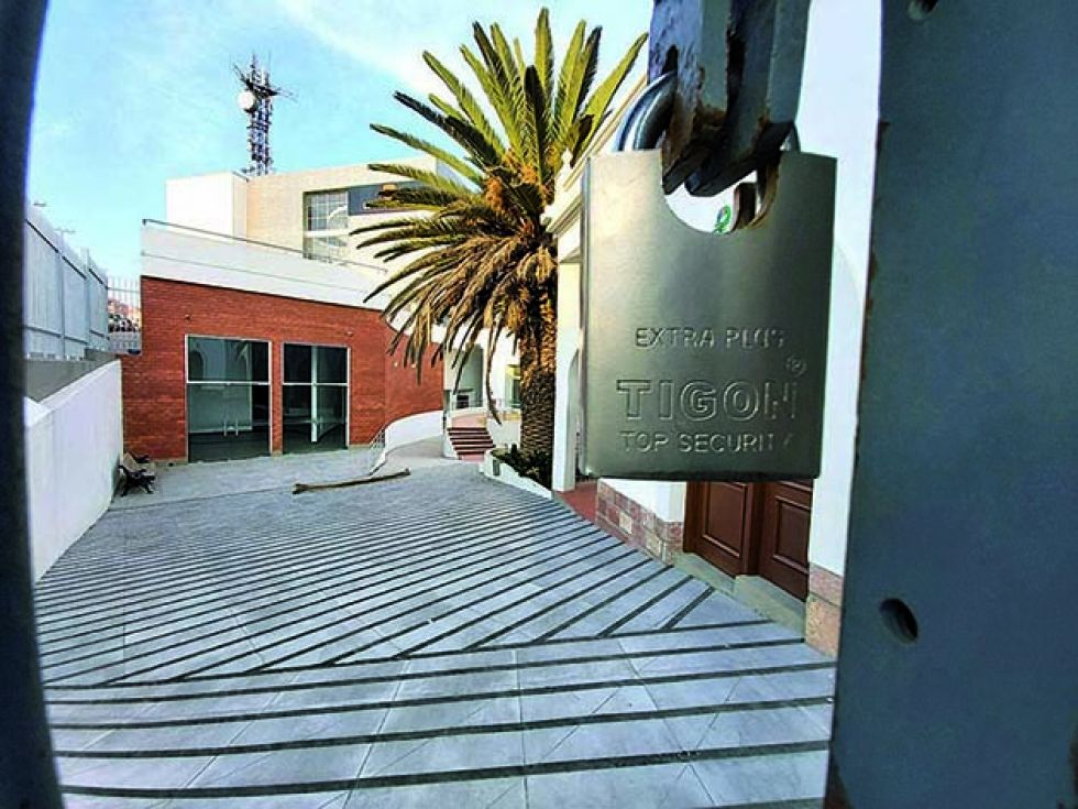 El centro cultural no se abre desde hace varios meses por la burocracia estatal y, además, por la emergencia sanitaria del país.