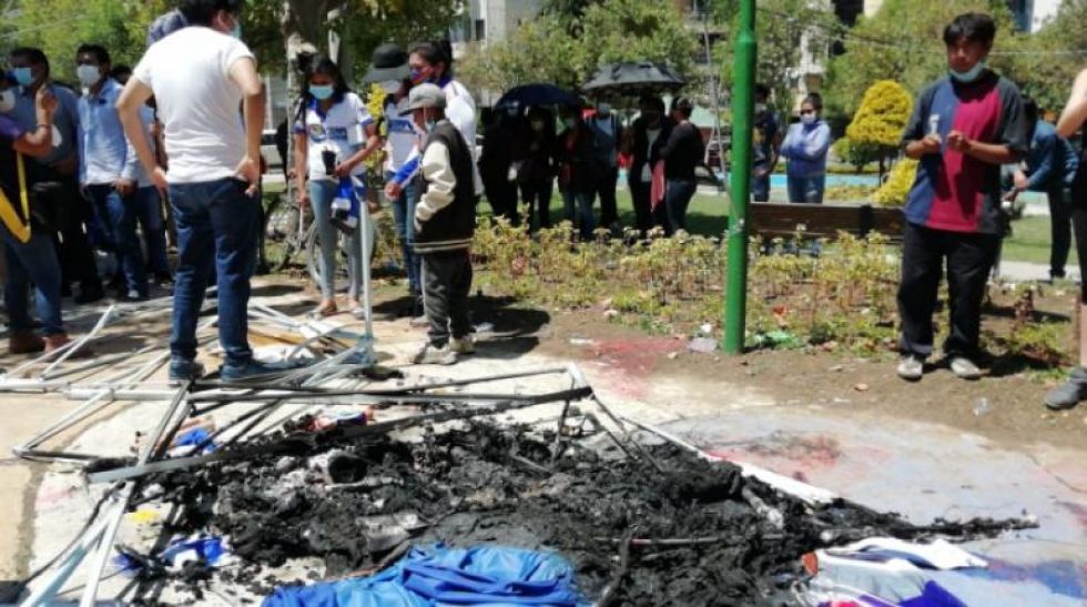 Una imagen de la gresca en Cochabamba entre vecinos de Queru Queru y militantes del MAS.