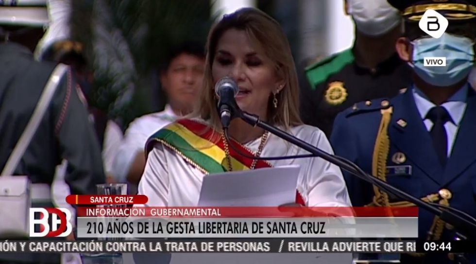 La presidenta Jeanine Áñez, durante su discurso por el 210° aniversario de Santa Cruz.