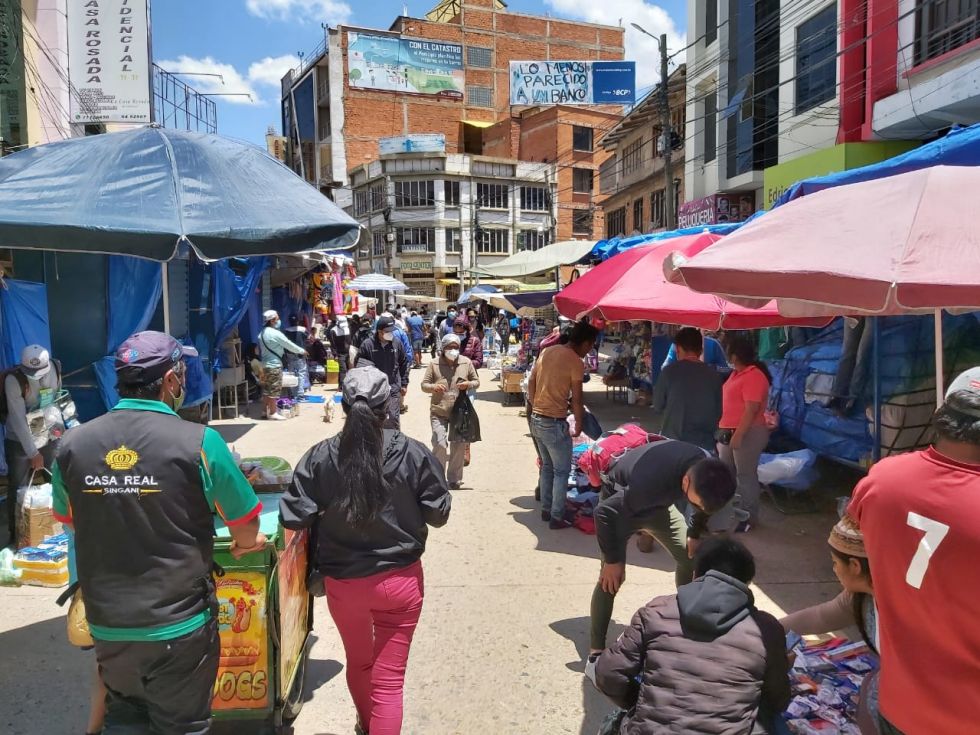 La reactivación de las actividades comerciales sin el cuidado sanitario preocupa a las autoridades.