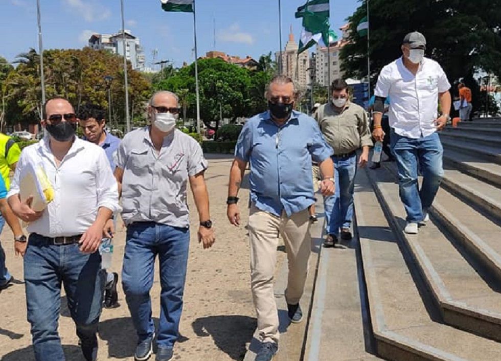 Los dirigentes cívicos en el Tribunal Departamental de Justicia de Santa Cruz.