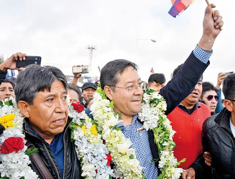 Luis Arce (d) y David Choquehuanca, electos presidente y vicepresidente, respectivamente.