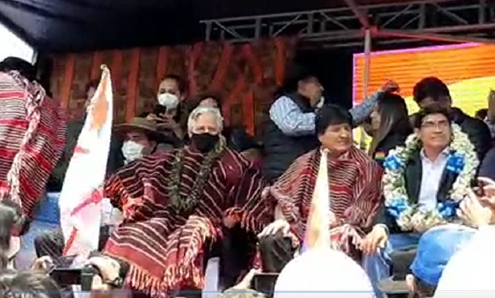 El gobernador Efraín Balderas (i), al lado de Álvaro García Linera y Evo Morales, en Villazón.