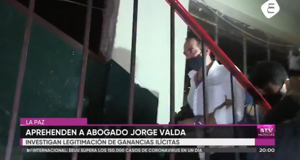 El abogado del Comité pro Santa Cruz, Jorge Valda, en dependencias policiales de La Paz.