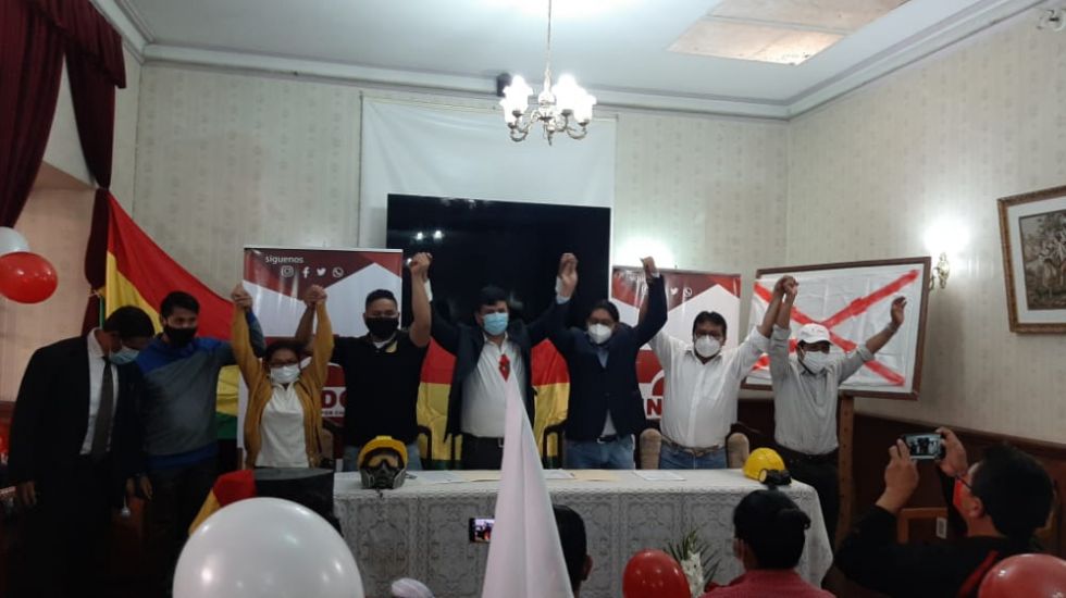 La firma el acuerdo político este sábado en el Gran Hotel.