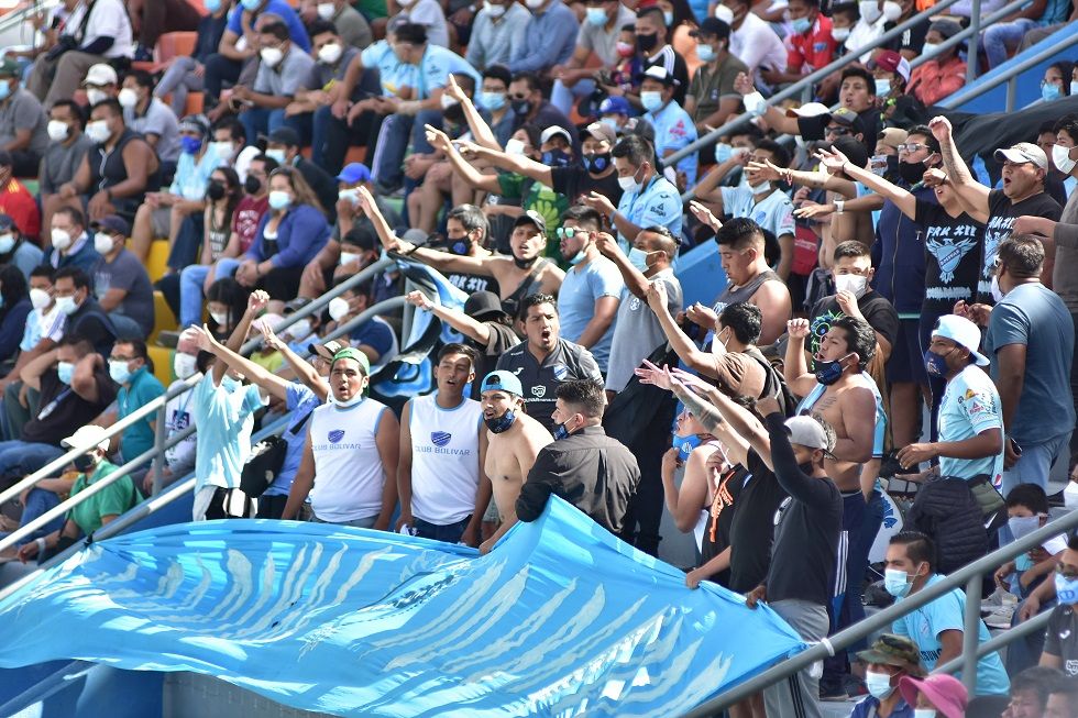 En el partido entre Aurora y Bolívar se detectaron casos positivos de covid-19.