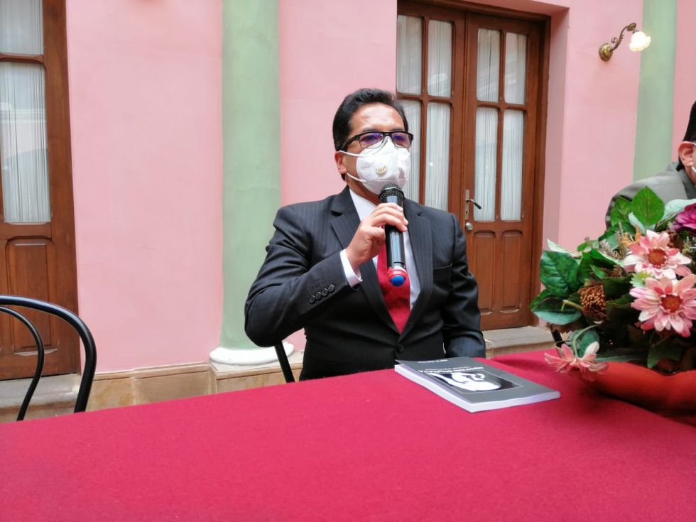 El secretario general de la Alcaldía, Rudy Albis, durante la presentación de su libro "Hipocresía Oh¡¡Culta - Una mirada desde la trinchera".