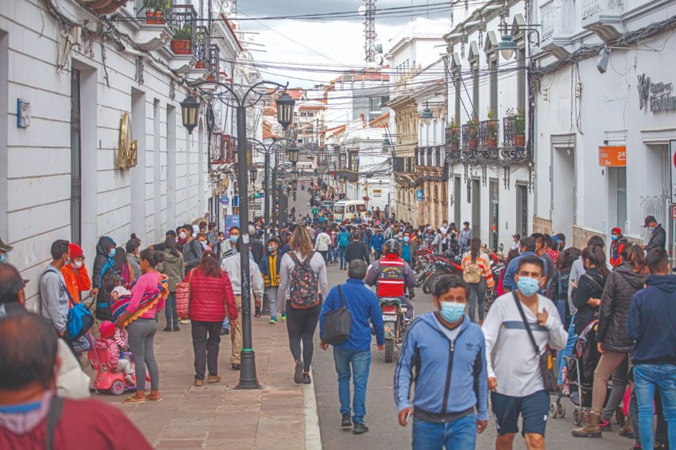 Las masivas concentraciones de personas favorecen la propagación del virus.