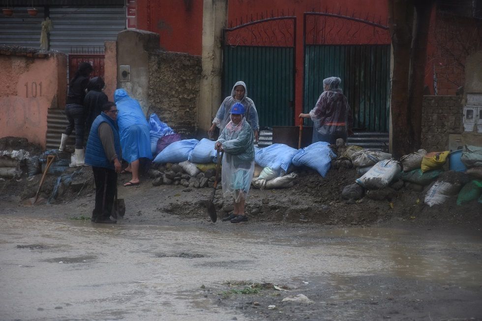 La lluvia torrencial de este domingo afectó a decenas de familias en Cochabamba.