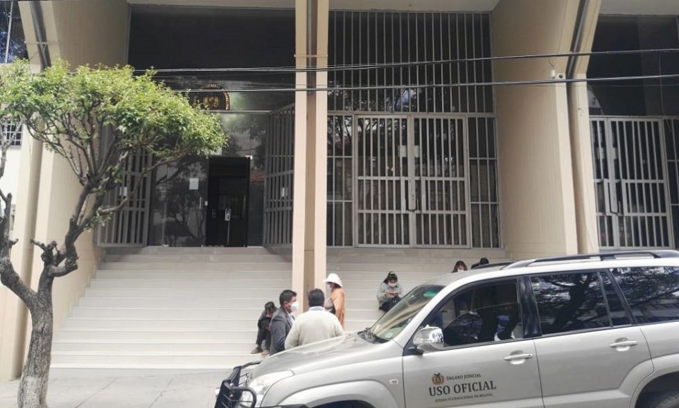 El Tribunal Constitucional Plurinacional reporta funcionarios infectados con coronavirus.