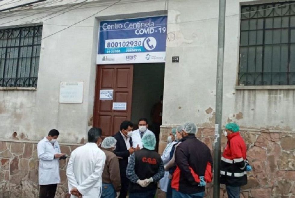 Ingreso al centro covid que se habilitó en el hospital Santa Bárbara, en marzo de 2020.