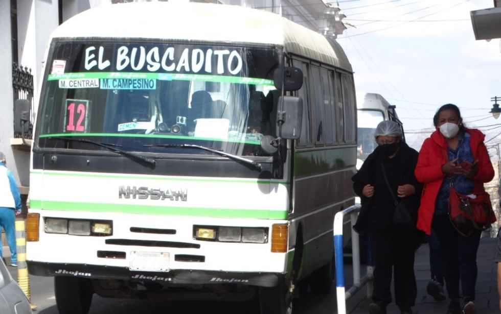 Los micros deben ocupar solo el 70% de su capacidad, según determinó el COEM.