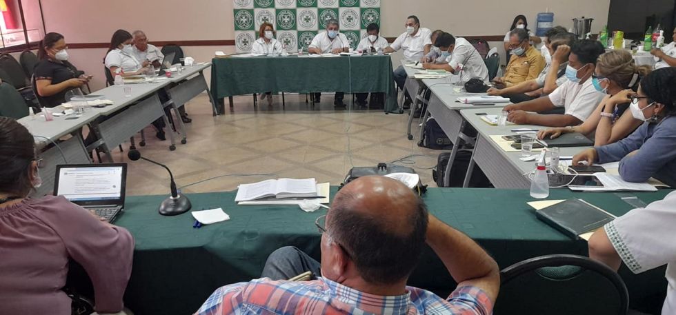 El Consejo Médico Nacional que reunió ayer a los colegios médicos en Santa Cruz, para analizar la Ley de Emergencia Sanitaria.