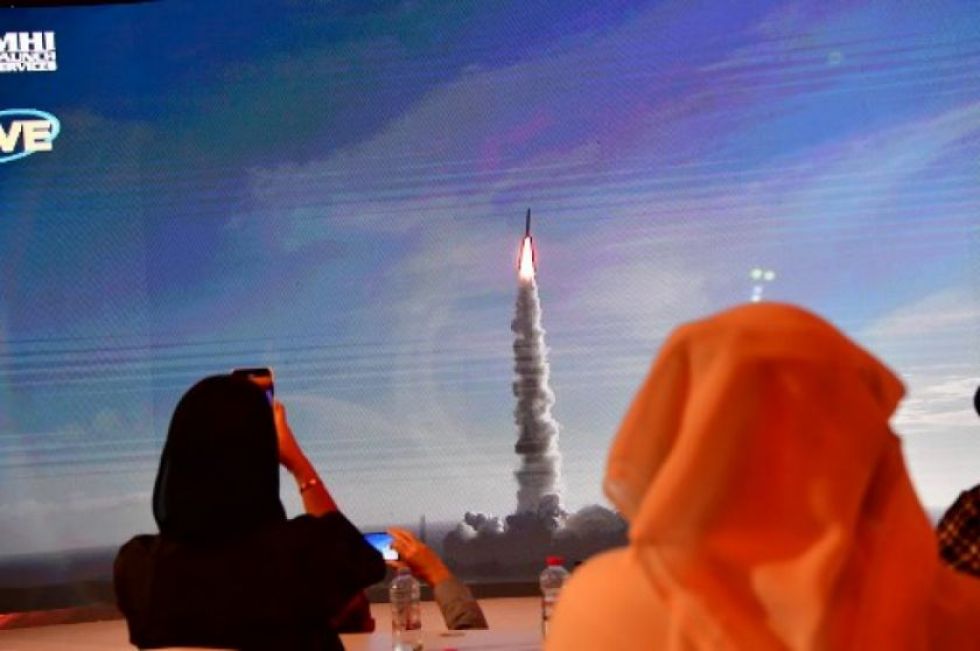 Una imagen muestra una pantalla que transmitió el lanzamiento de la sonda "Hope" de Marte en el Centro Espacial Mohammed Bin Rashid en Dubái, en julio de 2020.