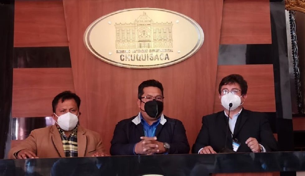 La conferencia de prensa de las autoridades de la Gobernación de Chuquisaca.