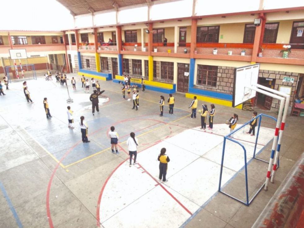 Clases presenciales en una unidad educativa de Sucre, antes de la pandemia.