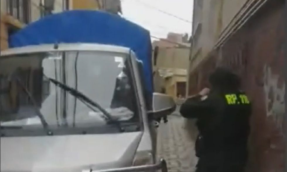 La policía detuvo al conductor cuando intentaba viajar en estado de ebriedad.