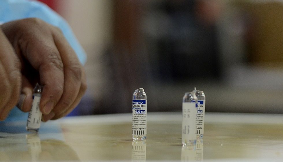 La campaña masiva de vacunación utiliza las últimas dosis de Sputnik V.