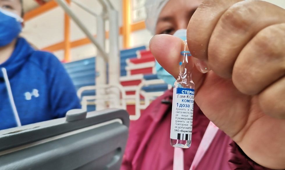 Una dosis de la vacuna rusa contra el coronavirus que se aplica en Sucre.