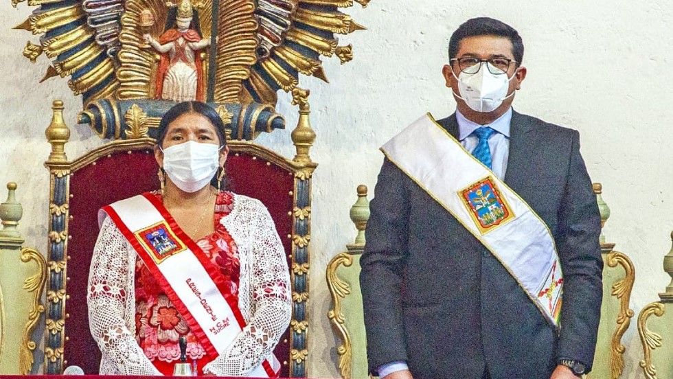 Carmen Rosa Torres y Enrique Leaño coincidieron en la sesión de honor del 25 de Mayo.