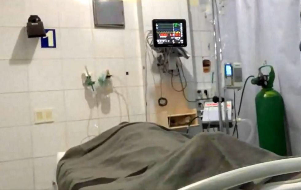 El sector de emergencia del hospital Santa Bárbara también está colapsado por covid-19..