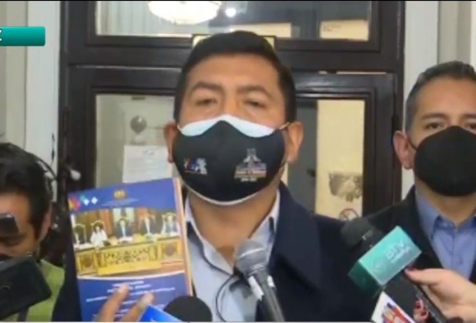 El presidente de Diputados, Freddy Mamani, en conferencia de prensa, esta jornada.