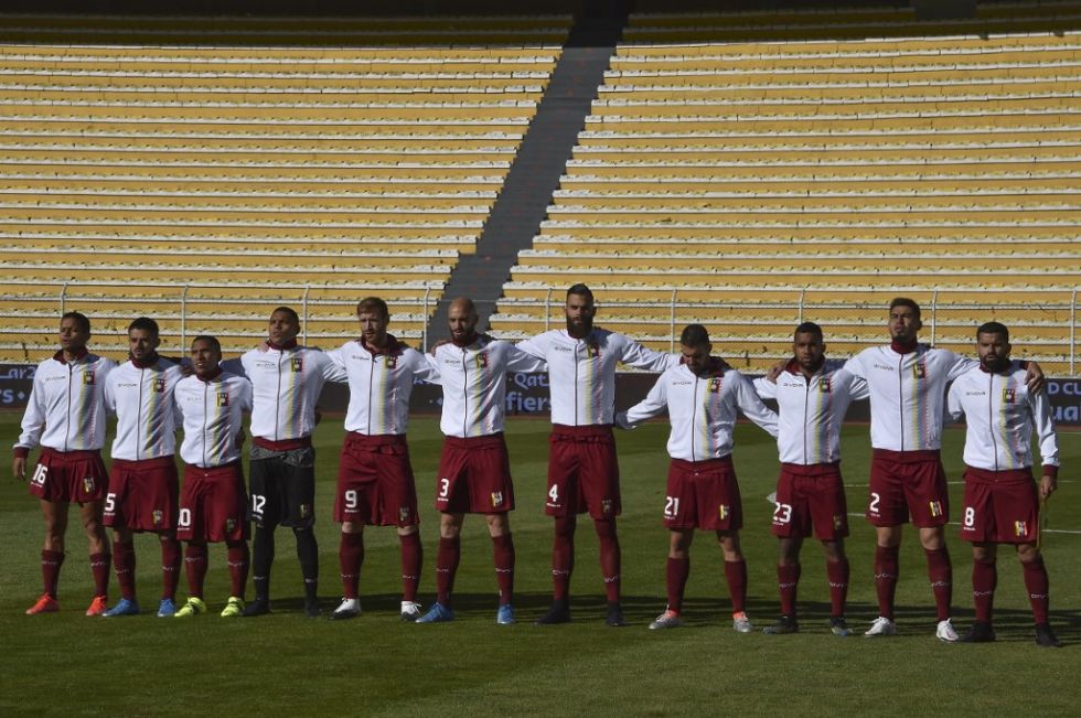 Los jugadores de la Selección de Venezuela, en el Siles, antes de enfrentarse a Bolivia este mes por las Eliminatorias.