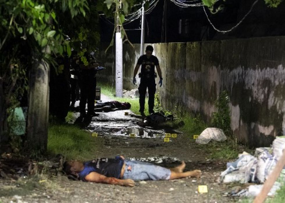 El Gobierno filipino inició una lucha contra los clanes del narcotráfico, pero sus políticas generan dudas en la comunidad internacional.