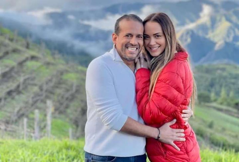 El gobernador de Santa Cruz, Luis Fernando Camacho, y su novia Fátima Jordán.
