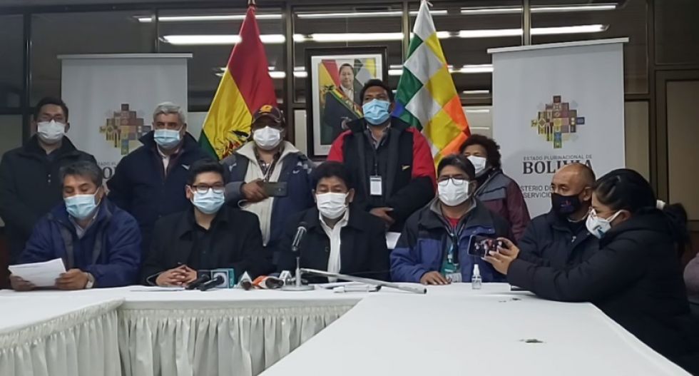 Conferencia de prensa del Gobierno y la representación de Fenta-Aasana,la madrugada de este jueves.