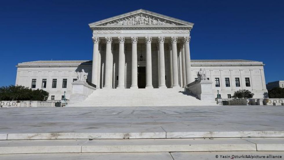 El máximo Tribunal de Estados Unidos reconoció los derechos de un miembro de la colectividad LGTBI de Virginia.