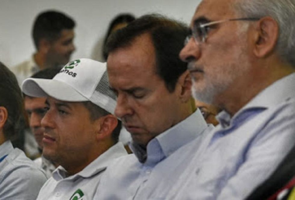 Luis Fernando Camacho(i), Jorge Tuto Quiroga (c) y Carlos Mesa en una reunión anterior.
